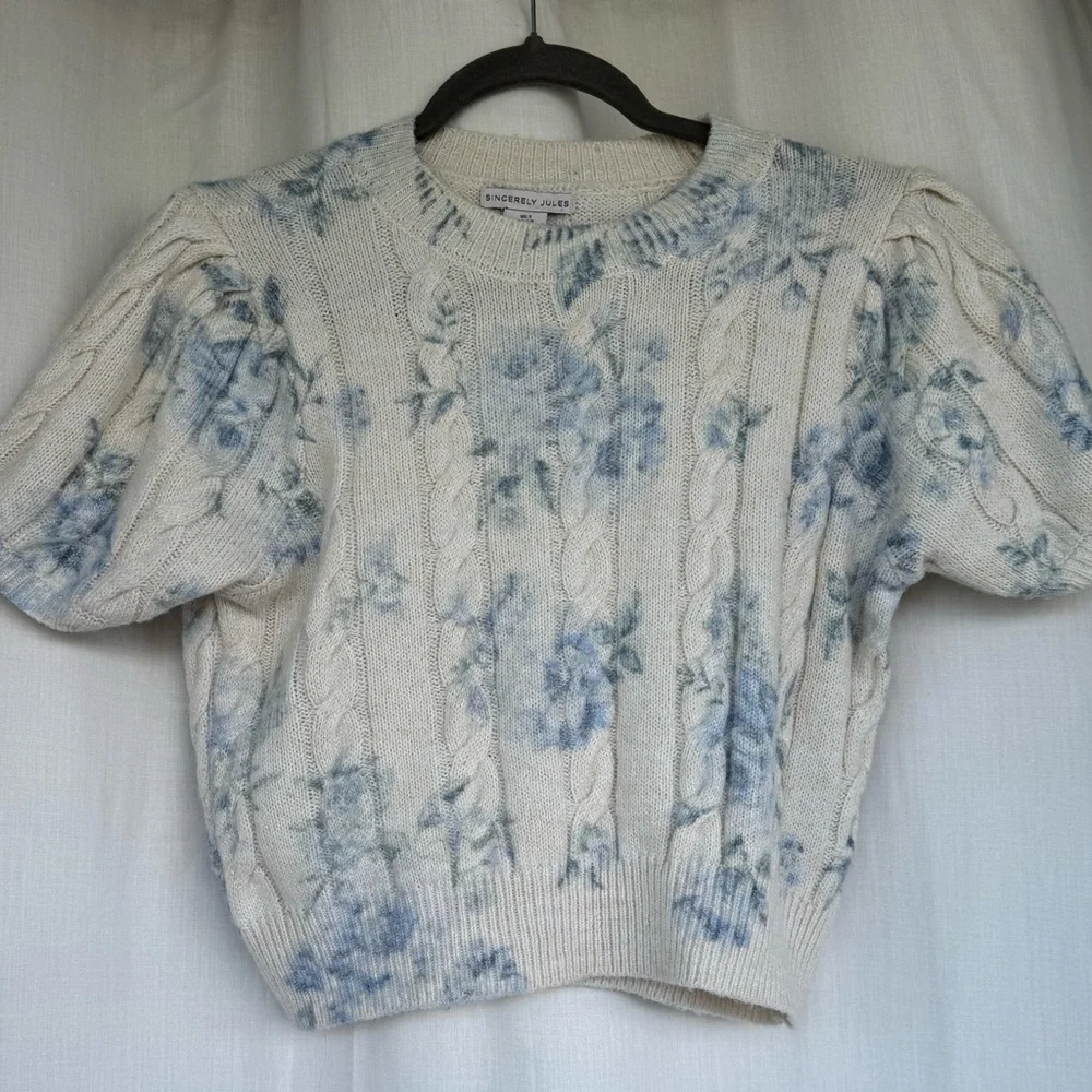 Sincerely Jules Short Balloon Sleeve Cable Knit Cream with Blue Flowers. Size S - Picture 2 of 8